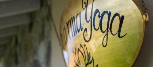 Il Centro Dharma Yoga propone un corso di yoga  live su Facebook con la possibilità di rivedere la lezione e quindi praticare comodamente a casa quando lo si desidera.
 Per chi fos…